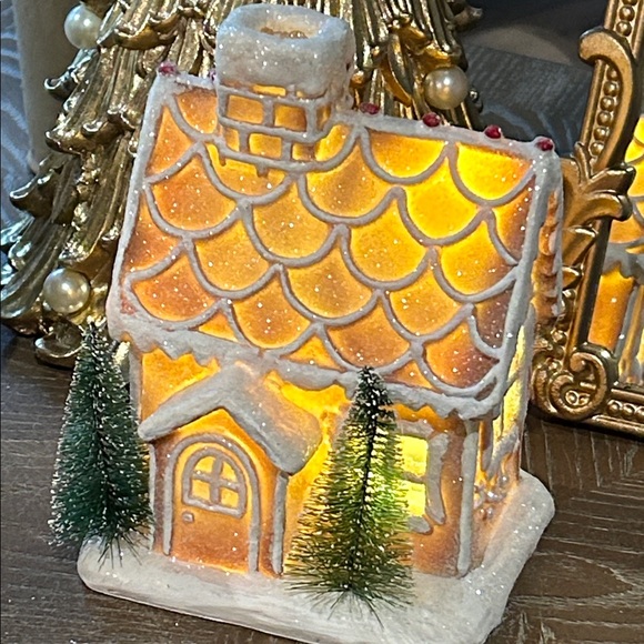 Other - NEW! LIGHTED Christmas Holiday Gingerbread Cottage House